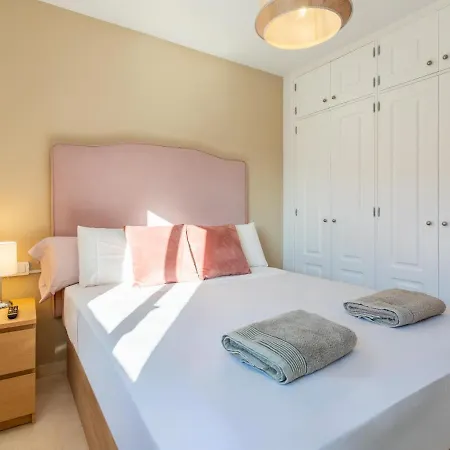 Elegant Paola Private Heated Pool Holiday home *
